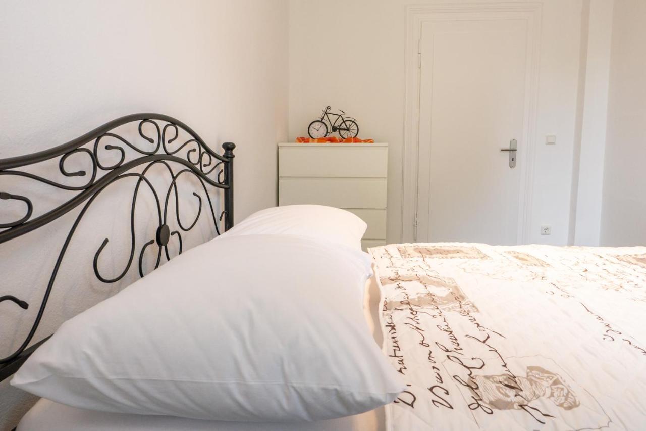 Appartment Rheinaue Дуйсбург Екстериор снимка