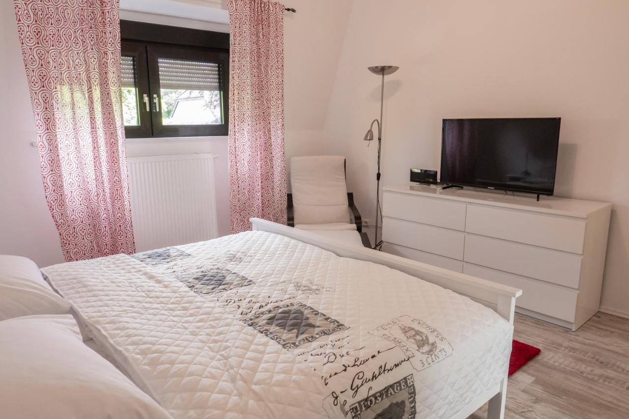 Appartment Rheinaue Дуйсбург Екстериор снимка
